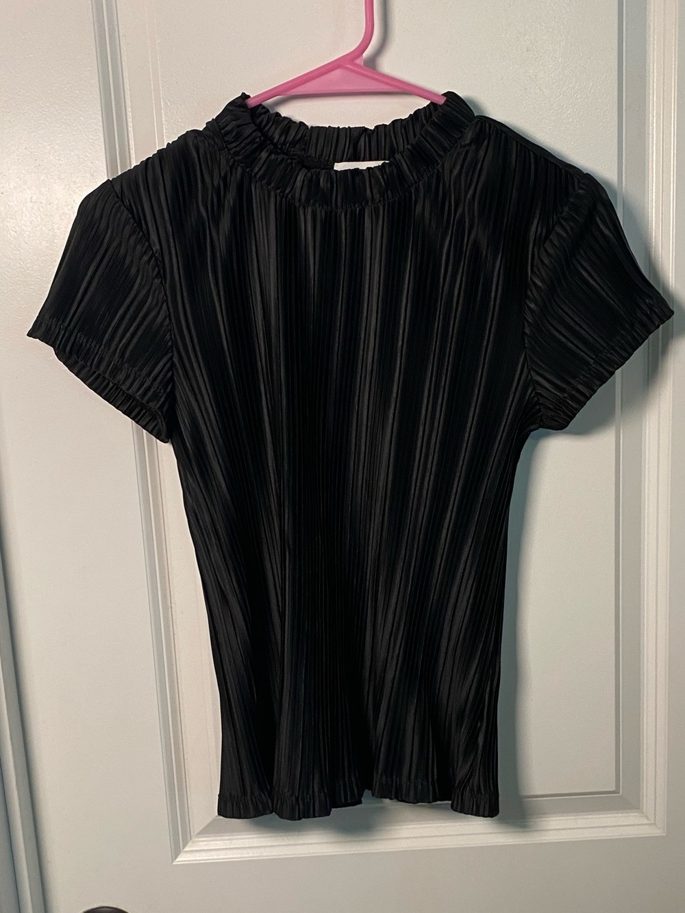 Who What Wear Black Pleated Short-Sleeve Top